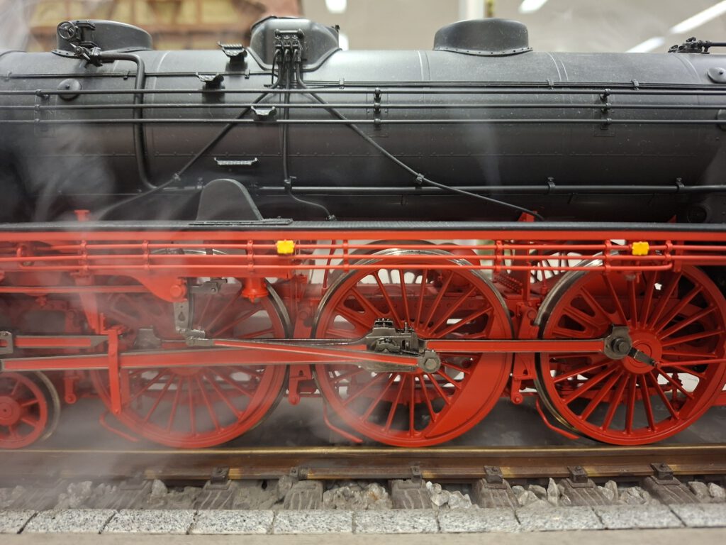 Detailansicht - Triebwerk der KM1 Dampflok - Baureihe 03.