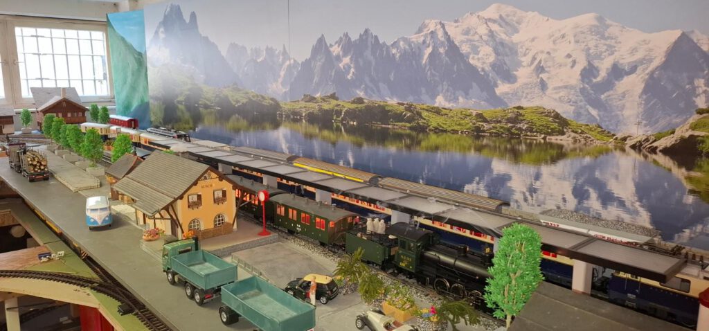 RhB Bahnhof im Basement. Mit dem Gleiswedel wird nun ein guter Fahrbetrieb möglich. 